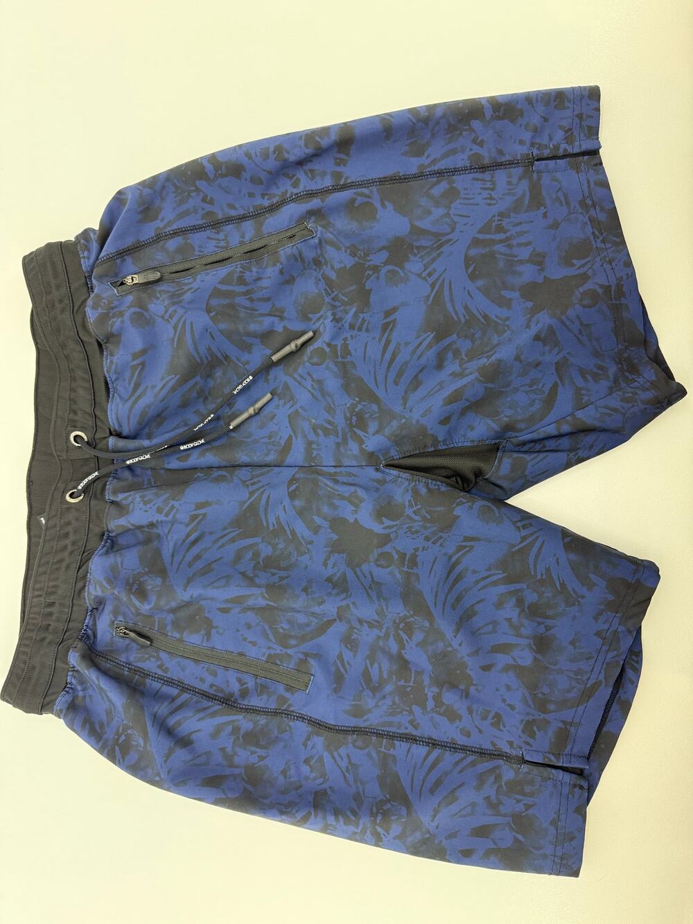 Body Glove Dual Layer Print 2-in-1 Hybrid Activewear Shorts Size Medium